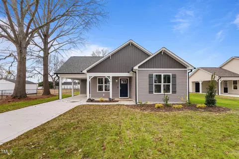806 S Magnolia Ave, Dunn, NC 28334