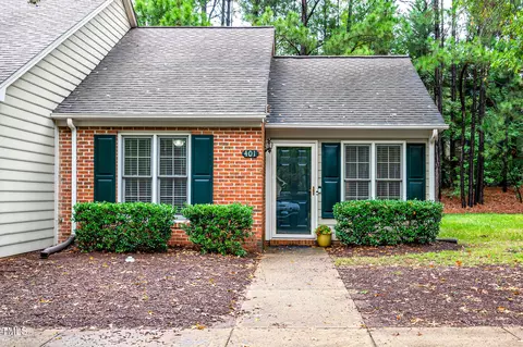 401 Gatehouse Ln, Durham, NC 27707