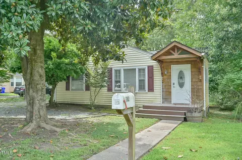 702 Davie Rd, Carrboro, NC 27510