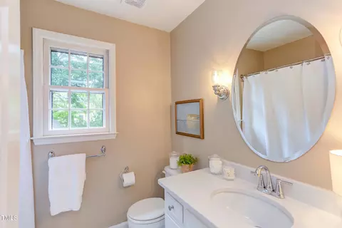 Bath - 1015 Apache Ln, Apex, NC 27502 photo 4 of 4