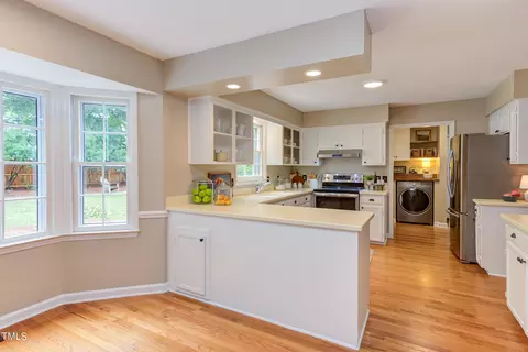 Kitchen - 1015 Apache Ln, Apex, NC 27502 photo 6 of 6