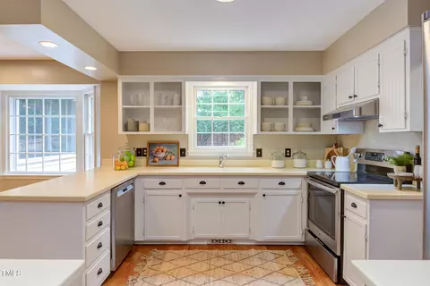 Kitchen - 1015 Apache Ln, Apex, NC 27502 photo 1 of 6