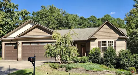 95 Crownside Dr, Four Oaks, NC 27524