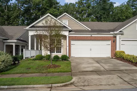 721 Finnbar Dr, Cary, NC 27519