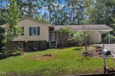 3704 Lancelot Ct, Raleigh, NC 27604