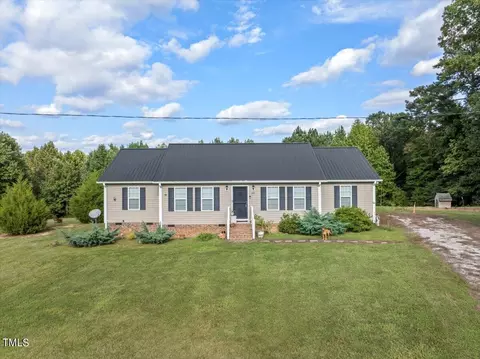 633 Mountain View Rd, Macon, NC 27551