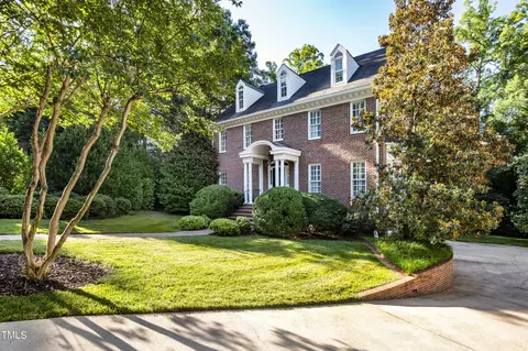 605 Chalfant Ct, Raleigh, NC 27607