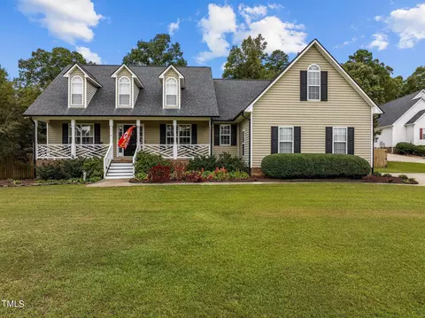 172 Foxglove Dr, Garner, NC 27529