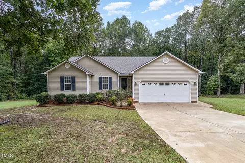 101 Wilmack Dr, Benson, NC 27504