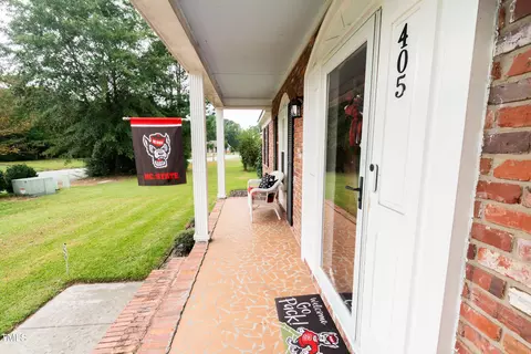 405 Marlowe Dr, Dunn, NC 28334 photo 4