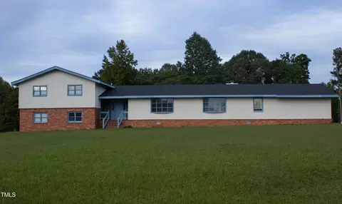 674 Mills Rd, Hollister, NC 27844