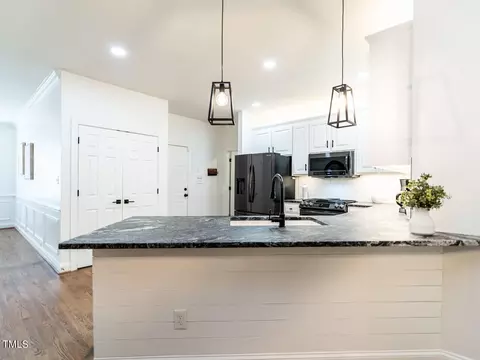 2011 Templeton Gap Dr, Apex, NC 27523 photo 9