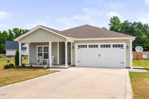 33 Hawks Croft Ct, Erwin, NC 28339