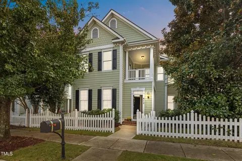 817 Carpenter Town Ln, Cary, NC 27519