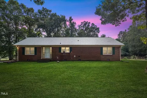 1474 Joe Brown Rd, Bear Creek, NC 27207