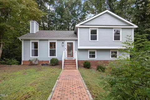 105 Dilworth Ct, Cary, NC 27513
