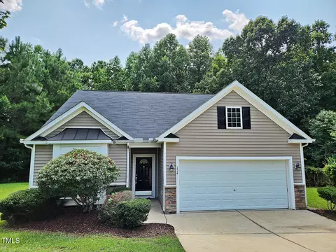 724 Yorkshire Dr, Clayton, NC 27520