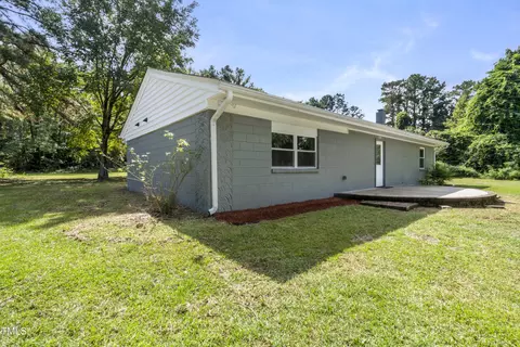 2141 Meadowbrook Rd, Rocky Mount, NC 27801