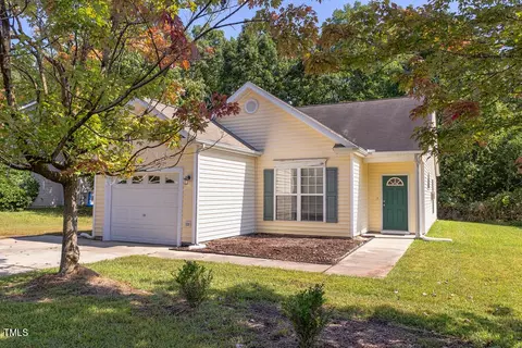 7 Moonstone Ct, Durham, NC 27703
