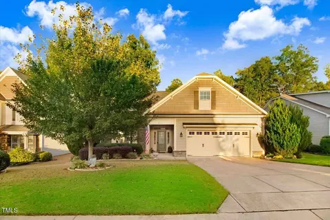 331 Sugarberry Ln, Clayton, NC 27527