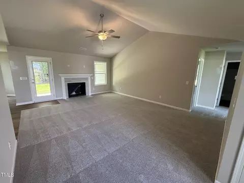 175 Grace Ridge Ct, Benson, NC 27504 photo 3