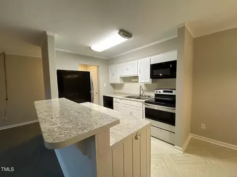 501 Jones Ferry Rd #D12, Carrboro, NC 27510