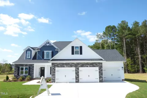 89 Blackberry Ln, Benson, NC 27504