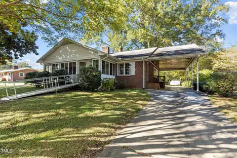 311 Delacroix St, Oxford, NC 27565