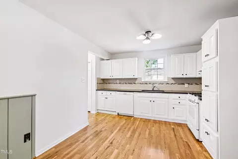 3505 Apache Dr, Raleigh, NC 27609 photo 10