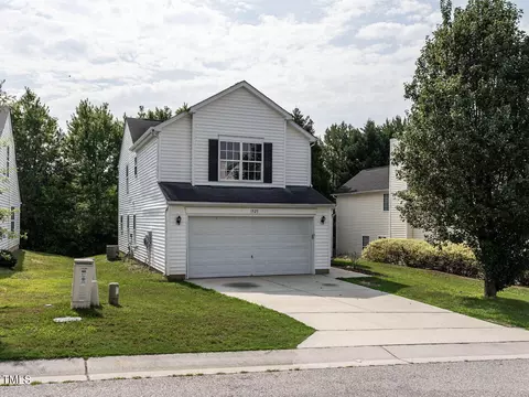 1525 Cricket Ridge Dr, Raleigh, NC 27610