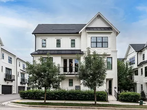1611 Draper View Loop #106, Raleigh, NC 27608