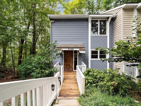 5709 Three Oaks Dr, Raleigh, NC 27612