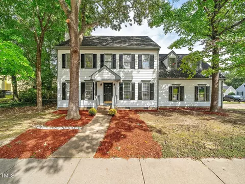 4621 Easthampton Dr, Raleigh, NC 27604