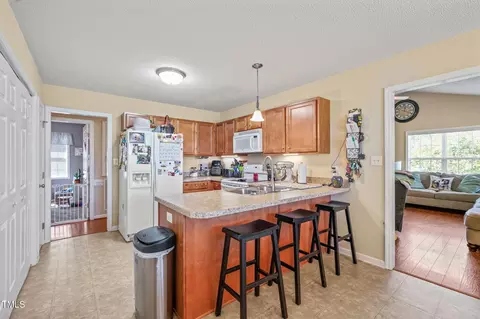 Kitchen - 99 Jackson Trl Trl, Dunn, NC 28334 photo 2 of 5