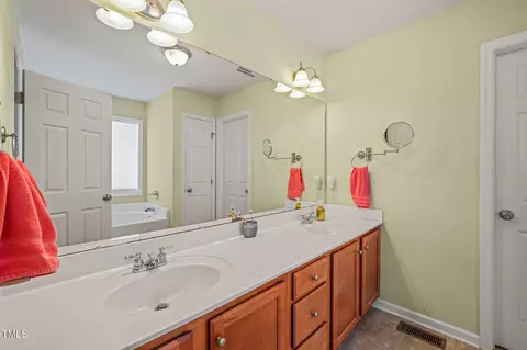 Bath - 99 Jackson Trl Trl, Dunn, NC 28334 photo 3 of 4