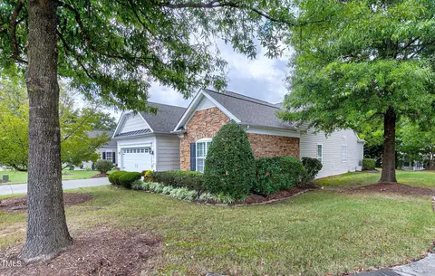 102 Christow Ct, Cary, NC 27519