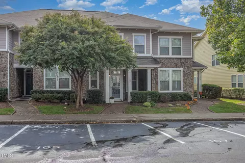 107 Point Comfort Ln, Cary, NC 27519