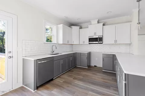 Kitchen - 910 N Guthrie Ave, Durham, NC 27703 photo 2 of 6