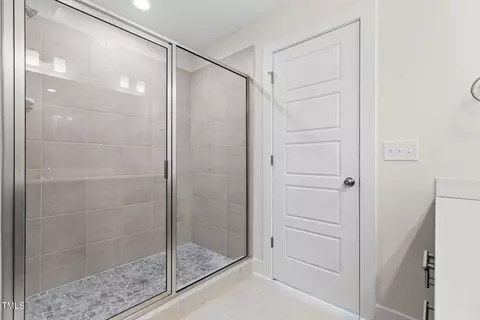 Bath - 910 N Guthrie Ave, Durham, NC 27703 photo 3 of 5