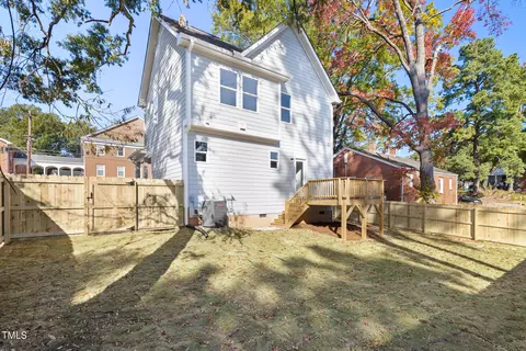 Exterior - 910 N Guthrie Ave, Durham, NC 27703 photo 5 of 6