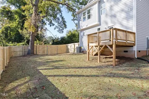 Exterior - 910 N Guthrie Ave, Durham, NC 27703 photo 6 of 6