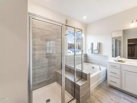 Bath - 412 Cresting Wave Dr, Wake Forest, NC 27587 photo 5 of 8