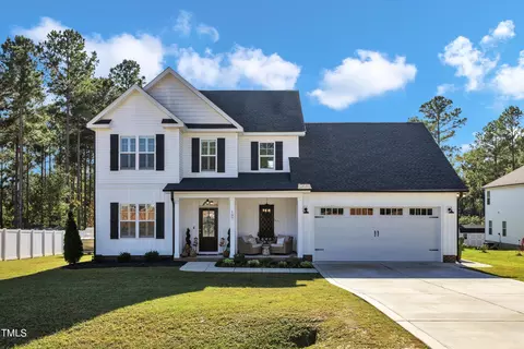 107 Ravens Row Dr, Benson, NC 27504