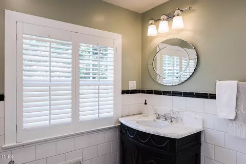 Bath - 8 Sylvan Rd, Durham, NC 27701 photo 2 of 3