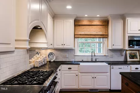 Kitchen - 8 Sylvan Rd, Durham, NC 27701 photo 4 of 6