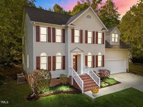 203 Carpenter Brook Dr, Cary, NC 27519