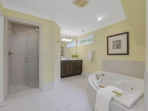 Bath - 24 Pennington Pl, Durham, NC 27707 photo 4 of 5