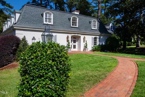 2618 Churchill Rd, Raleigh, NC 27608