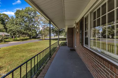 207 Johnson Dr, Clayton, NC 27520 photo 7