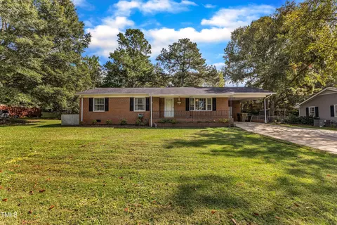 207 Johnson Dr, Clayton, NC 27520 photo 1